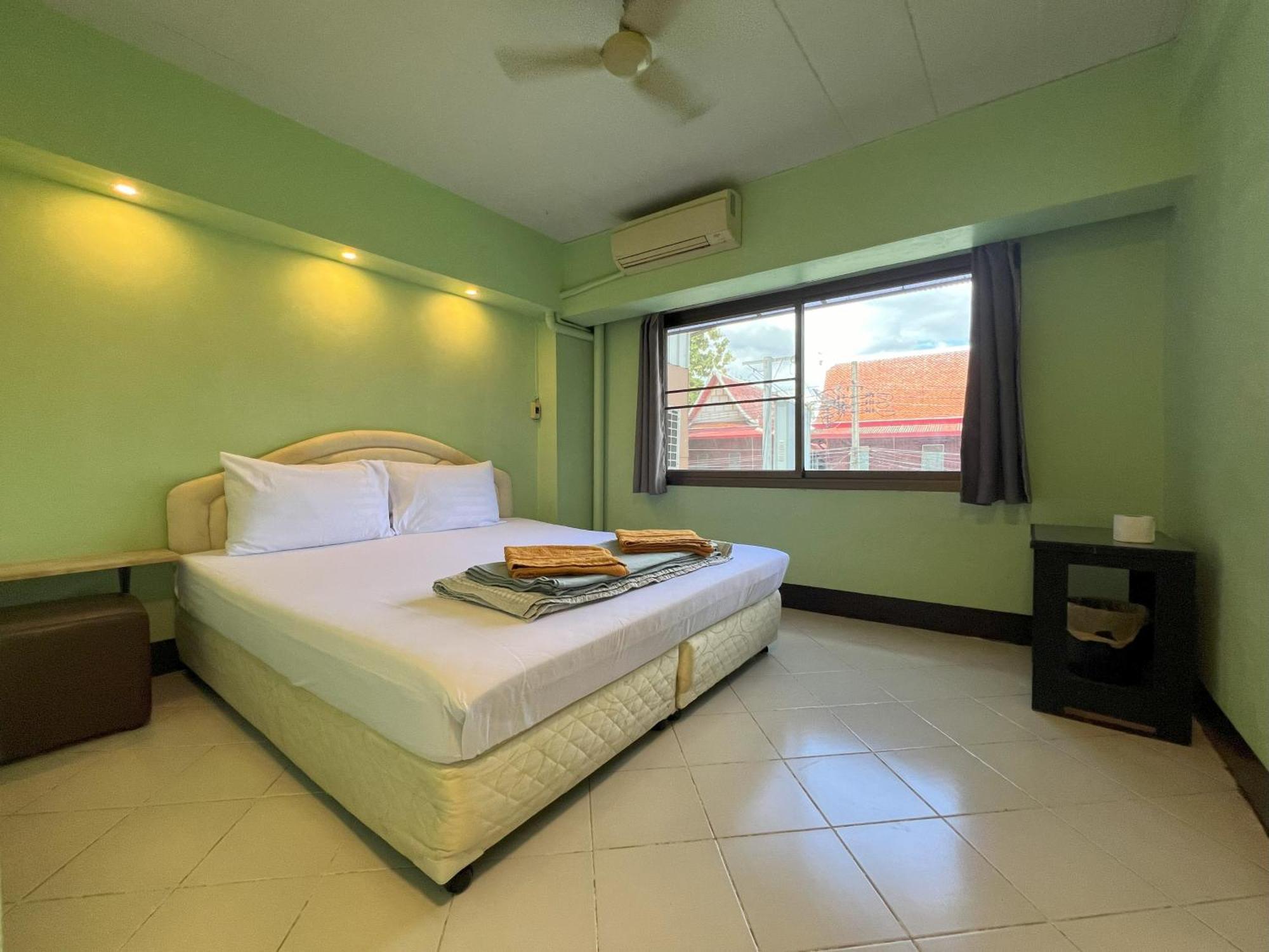 Bella Bella House Hotel Банкок Екстериор снимка