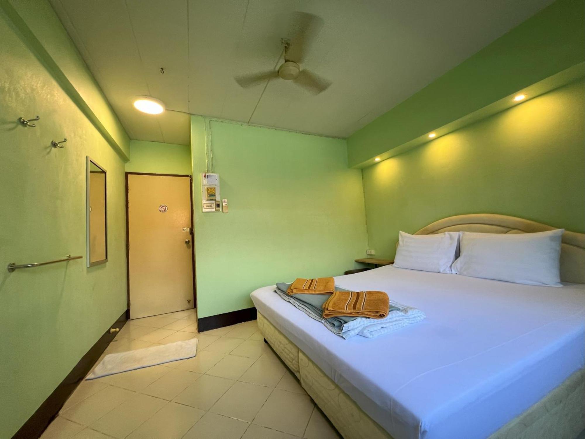 Bella Bella House Hotel Банкок Екстериор снимка